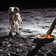 Buzz Aldrin posa al lado del módulo de aterrizaje.
Imagen: NASA